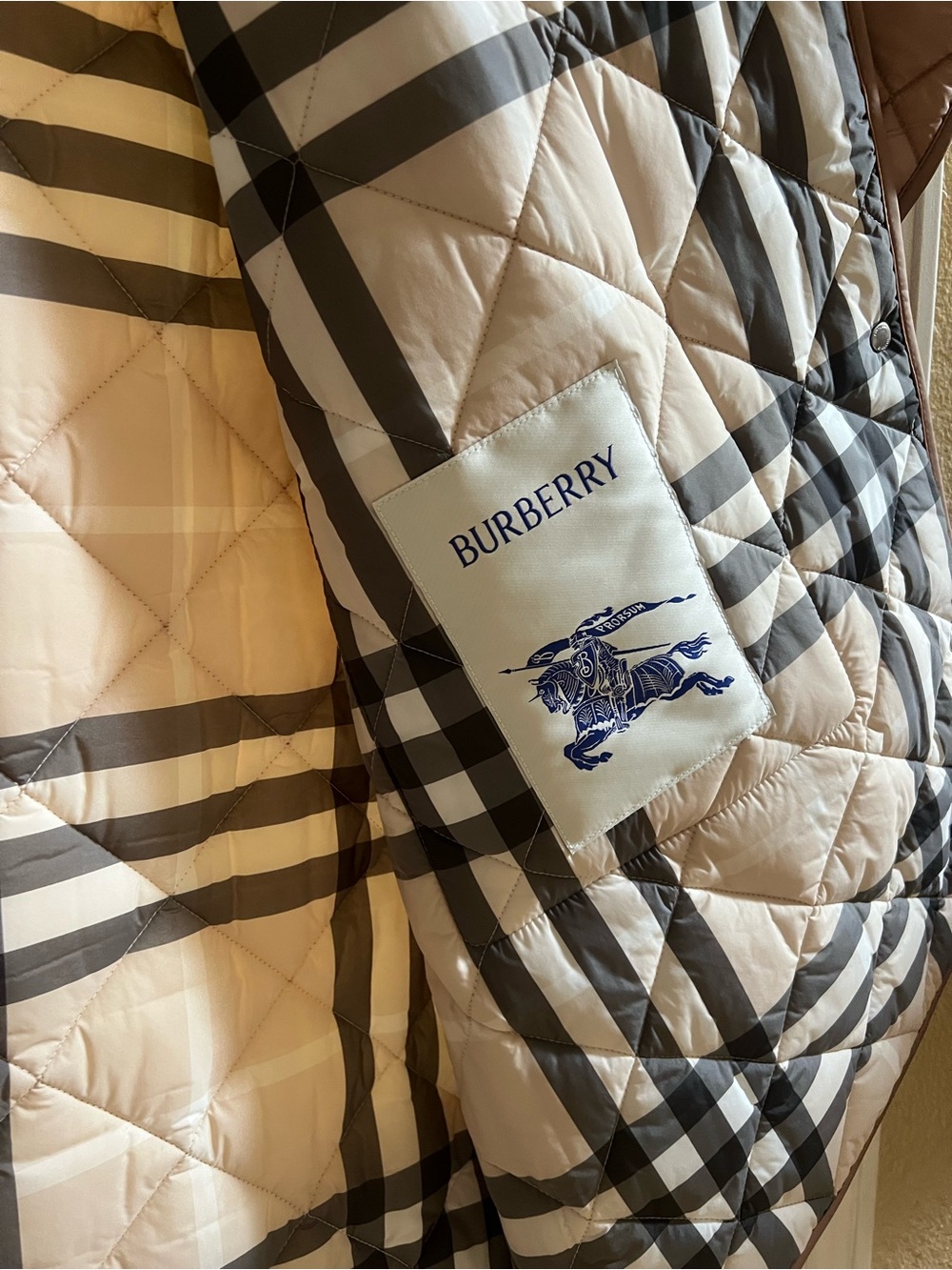 Burberry Quilted Cape in Beige and Black Check - Picture 2 of 8